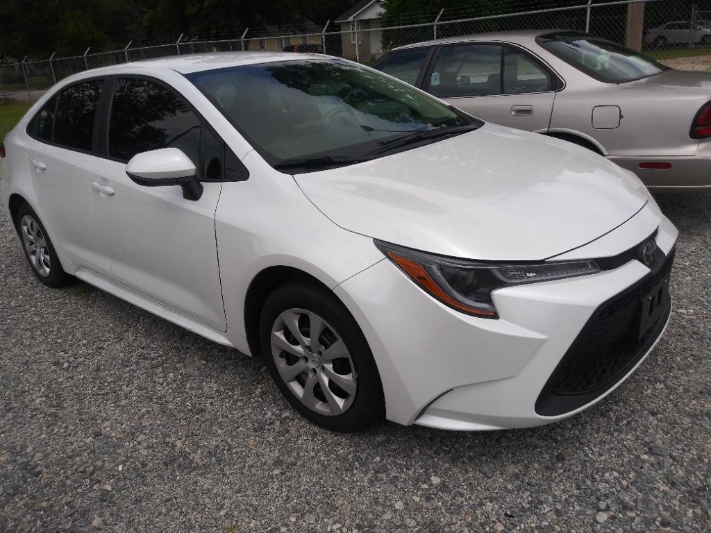 2021 Toyota Corolla LE's photo